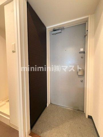 大阪市西区新町１丁目の賃貸マンションの玄関