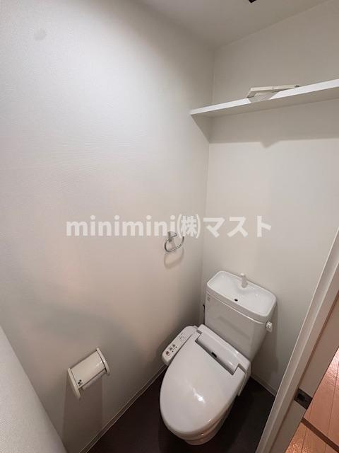 大阪市西区新町１丁目の賃貸マンションのトイレ