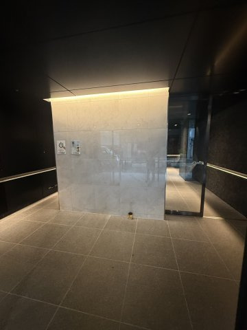 ザ・パークハビオ飯田橋プレイスのエントランス