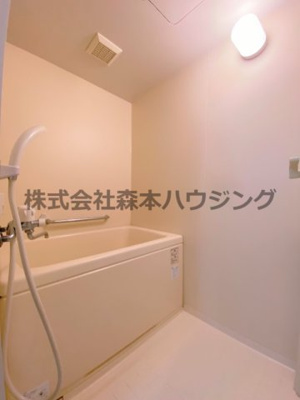 【浴室】 | 　ブランカ・ベルヴィル | 落ち着いた空間のお風呂です