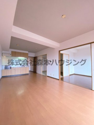 【居間・リビング】 | 　ブランカ・ベルヴィル | こちらのリビングで趣味の時間をお楽しみください