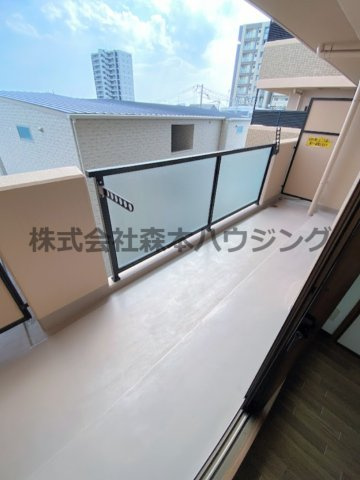 【バルコニー】 | 　ブランカ・ベルヴィル | 広々としたバルコニーです