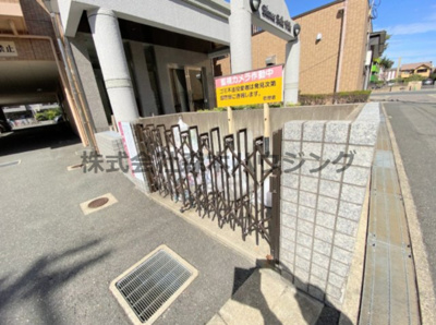 【その他共用部分】 | 　ブランカ・ベルヴィル | 専用ごみ置き場です