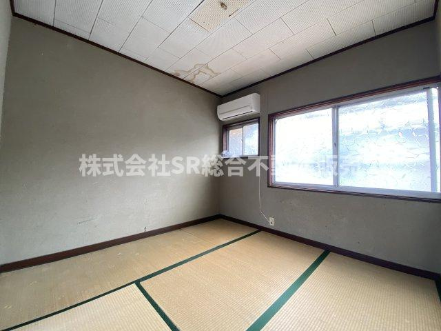 額田町中古テラスハウスの和室|畳の上でゆっくりとくつろげる和室です