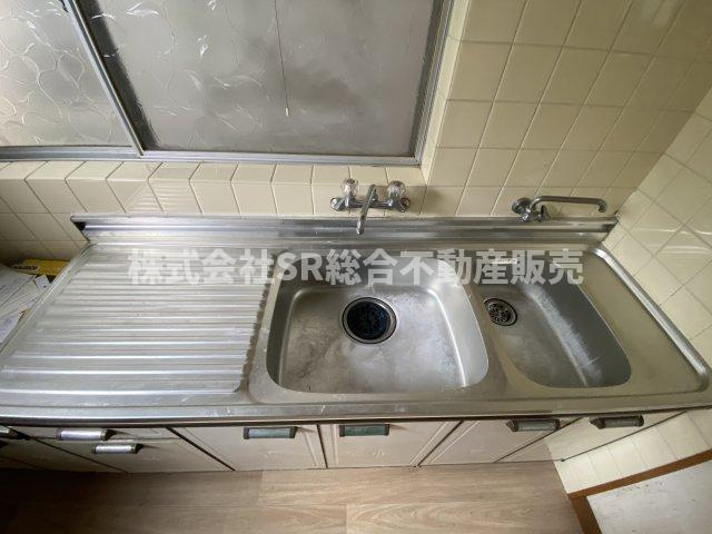 額田町中古テラスハウスのキッチン|シンク、調理スペース広めです！