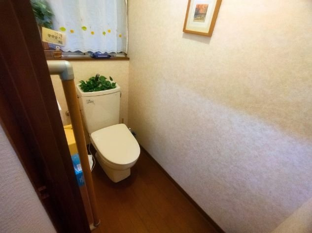 古川南1丁目戸建てのトイレ|清潔感のあるトイレです