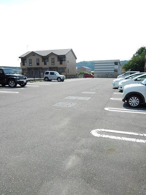 【駐車場】