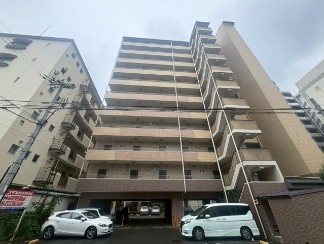 モノロカーレ江坂の外観