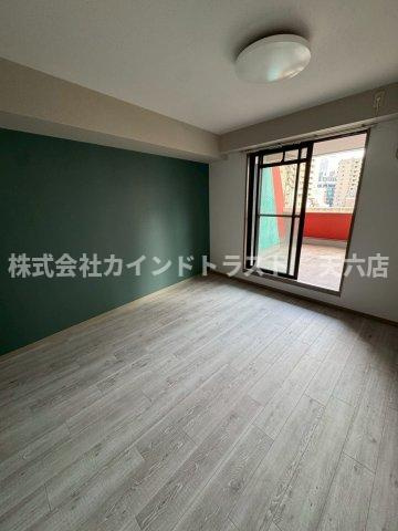 兎我野町聚楽マンションの居間・リビング|使いやすい居間です