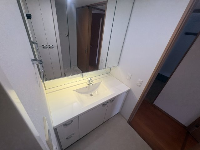 吹田市江の木町の賃貸マンションの洗面所