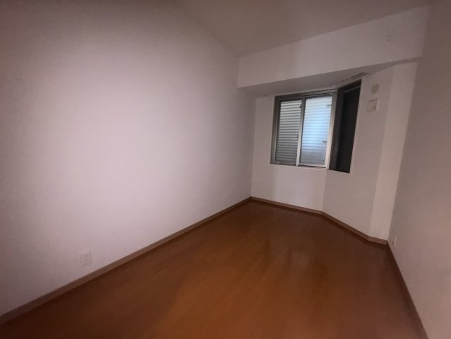 吹田市江の木町の賃貸マンションの居間・リビング