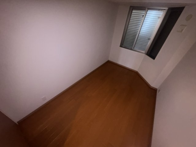 吹田市江の木町の賃貸マンションの居間・リビング