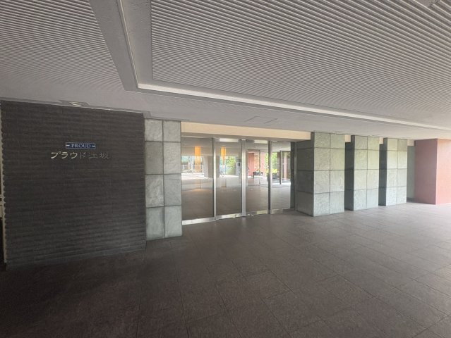 吹田市江の木町の賃貸マンションのエントランス