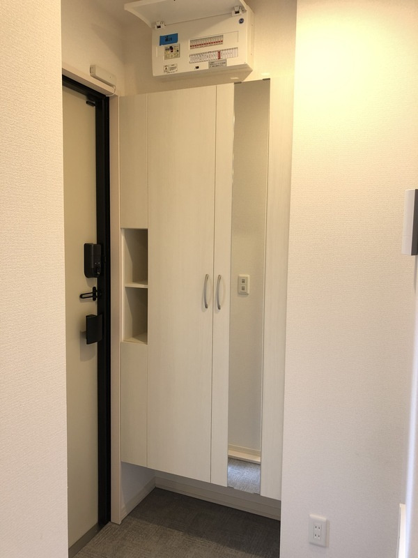 Present Well D-roomの玄関