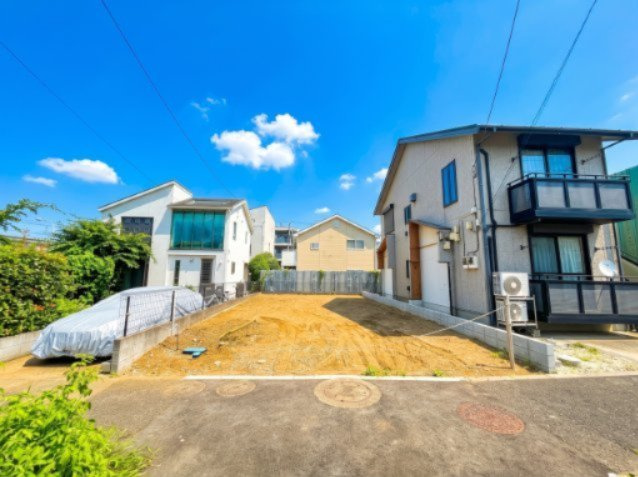 【外観】 | 【仲介手数料２２０万円が無料！】■南道路■多摩川の開放的な景色 | 決算キャンペーン中！
家計応援サービスの限界に挑戦中！
詳細は「諸費用」欄をご確認下さい！
■５ＬＤＫ＋車庫２台（車種による）
■南道路
■多摩川の眺望
■ＺＥＨ水準
■モデルハウス見学可