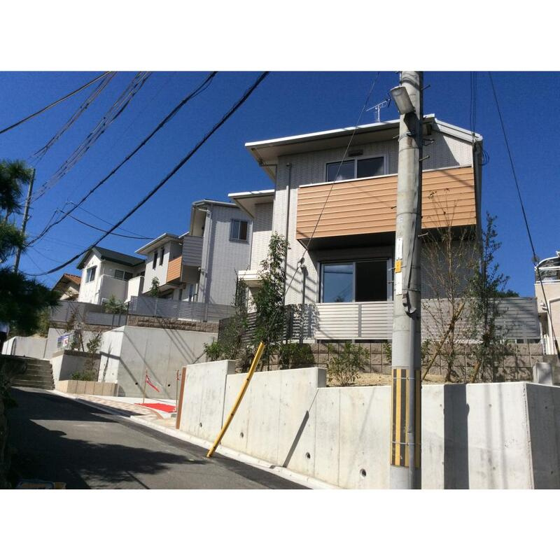 千里山西タウンハウス　D棟の外観