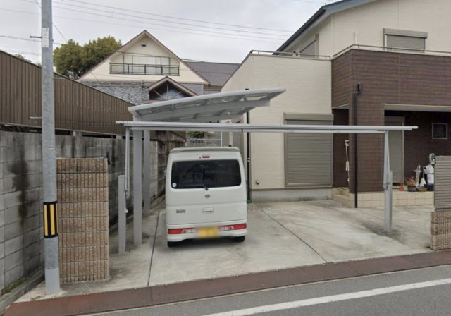 富田町６丁目貸家の駐車場