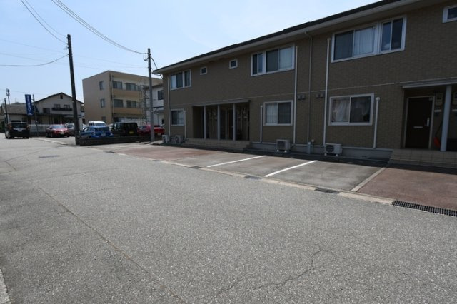 D-room二口の駐車場