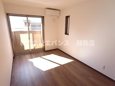 【洋室】 | メゾンクレールⅢ | 使い勝手のいい洋室です