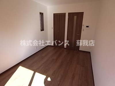 【寝室】 | メゾンクレールⅢ | 広くて明るい寝室
