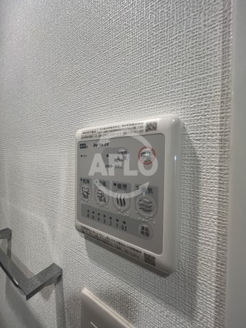 エスプレイス江坂レジデンスの洗面所|浴室乾燥機
