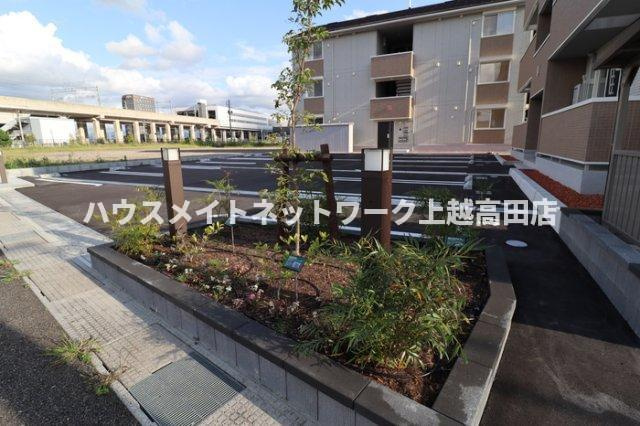 シャインピークス大和 Ａの駐車場|消雪付駐車場