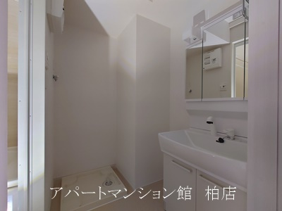 プルミエ・クリュＡの洗面所|同施工会社、同型タイプです／※現況優先