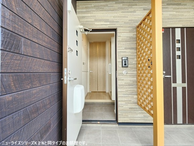 クレイドル下斎田Ｂの玄関
