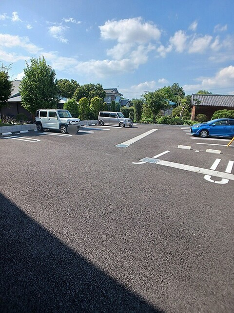 クレイドル下斎田Ｂの駐車場