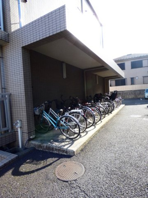 ★屋根付駐輪場★（空き状況・使用料等詳細はご確認下さい）
