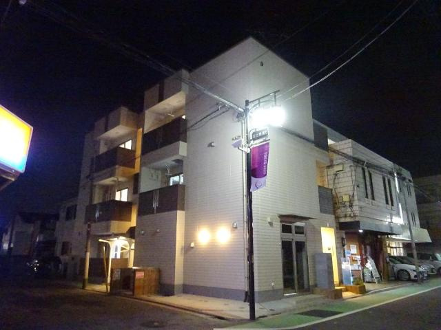 Ｓａｕｄａｄｅ　-サウダージ-の外観|外観写真（夜）
