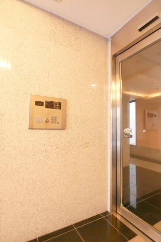 ロメック山手日暮里の外観