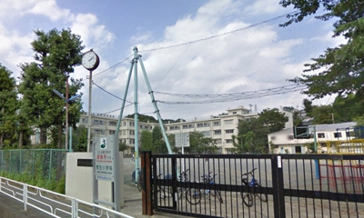 川崎市立菅生小学校まで700ｍ
