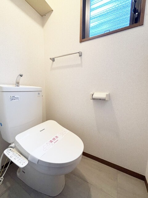 各階に温水洗浄機能付きトイレ