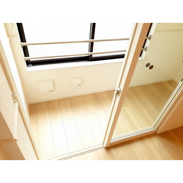 各務原市川島松原町のアパートのバルコニー