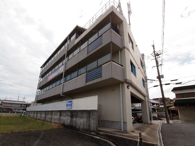 片岡台マンションの外観