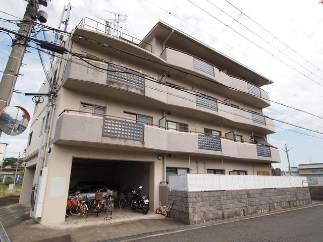 片岡台マンションの外観