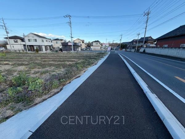 北群馬郡吉岡町大久保土地の前面道路含む現地写真