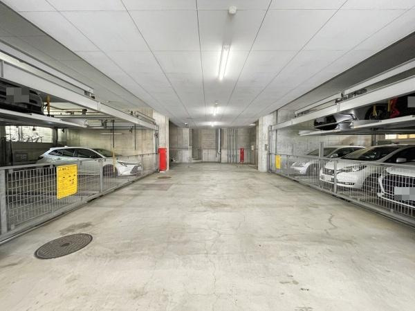 クレッセント用賀の駐車場|空き状況に関しましてはお気軽にお問合せ下さいませ。
