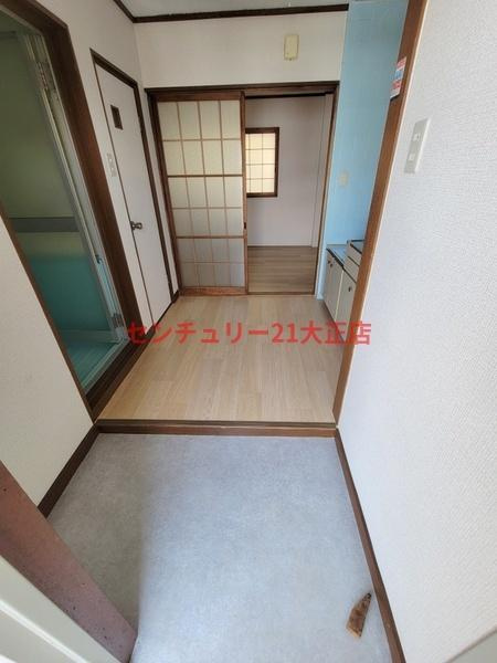 上林マンションの玄関