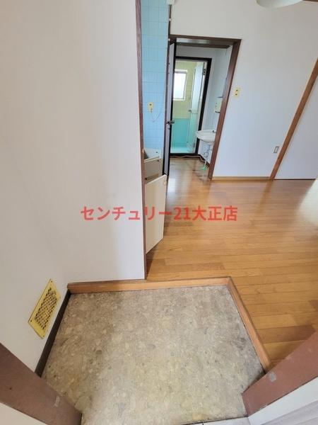 上林マンションの玄関