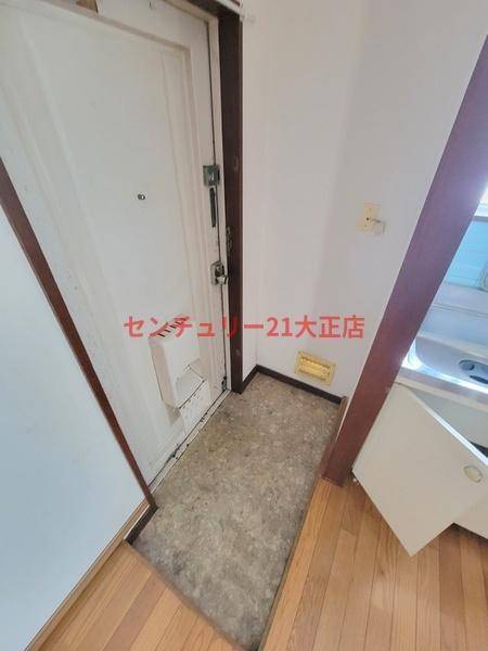上林マンションの玄関