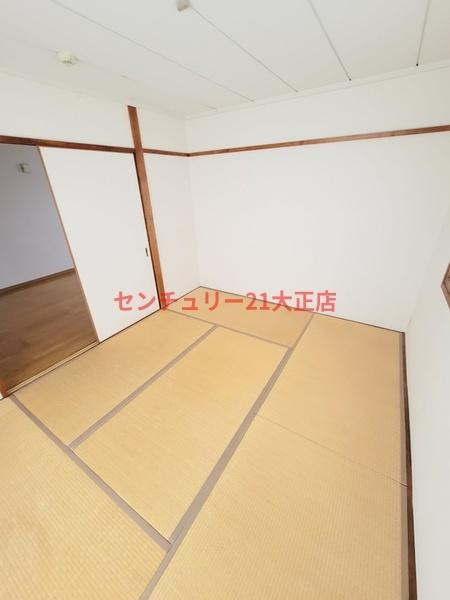 上林マンションのエントランス|和室