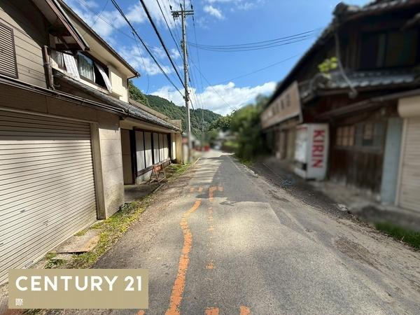 かつらぎ町広口　中古戸建の前面道路含む現地写真