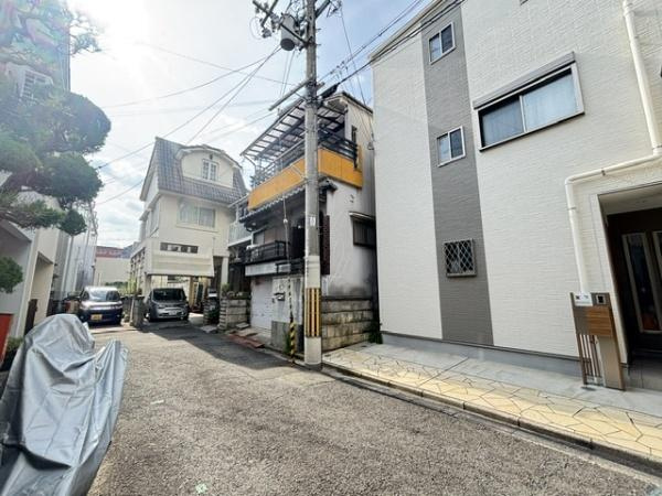 【前面道路含む現地写真】