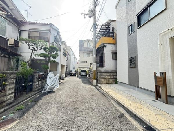 【前面道路含む現地写真】