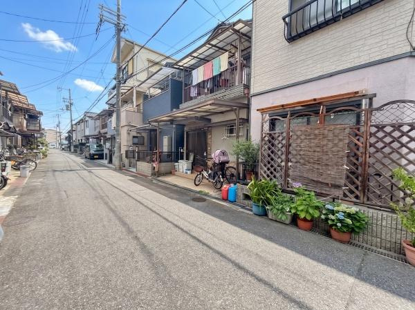 【前面道路含む現地写真】