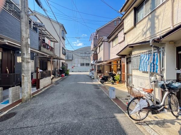 【前面道路含む現地写真】