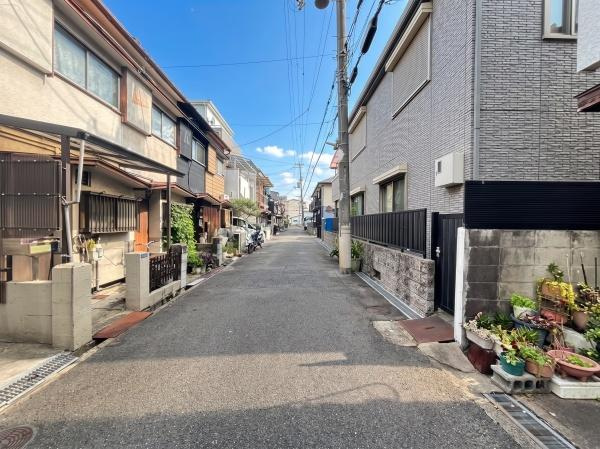 【前面道路含む現地写真】