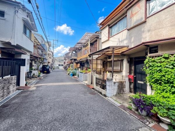 【前面道路含む現地写真】
